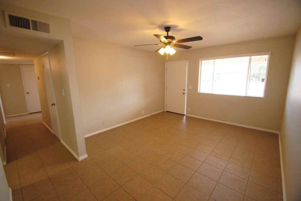 837 E 10th Ave - Photo 3 of 11