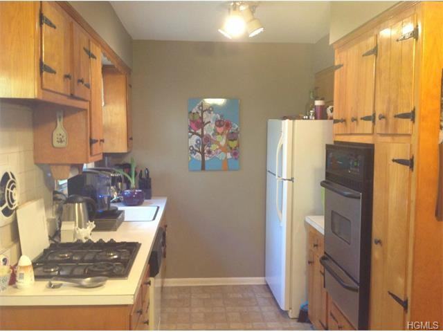 14 Sussex Ct #305 - Photo 3 of 18