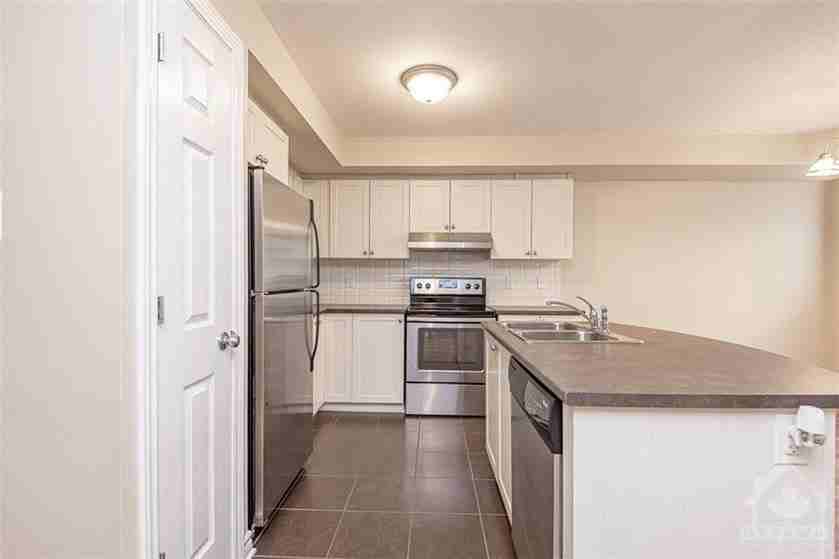 185 Bluestone Pvt #2 - Photo 3 of 16