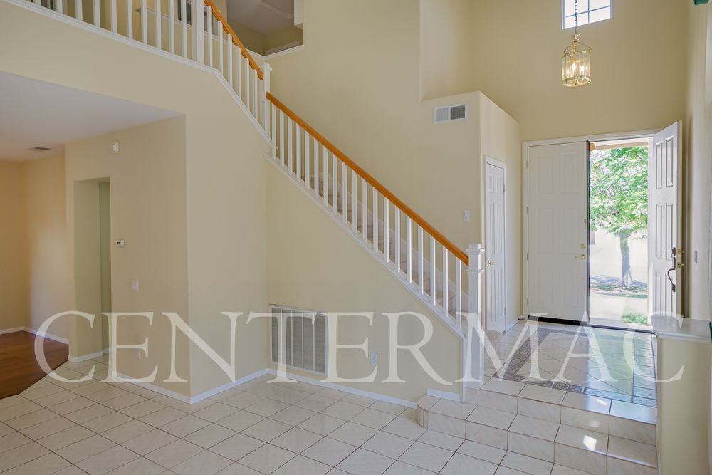 11610 Aspen View Dr - Photo 3 of 17