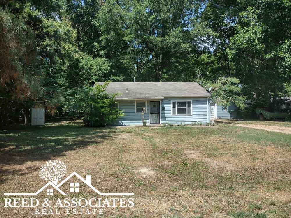 7749 Admiral Rd - Photo 2 of 11