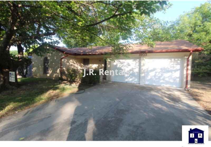 1903 Wayne St - Photo 2 of 15