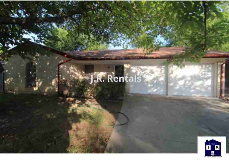 1903 Wayne St - Photo 3 of 15