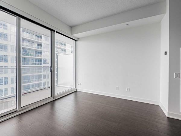 17 Bathurst Street