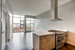 featured image of 1222 W Madison St #2-2