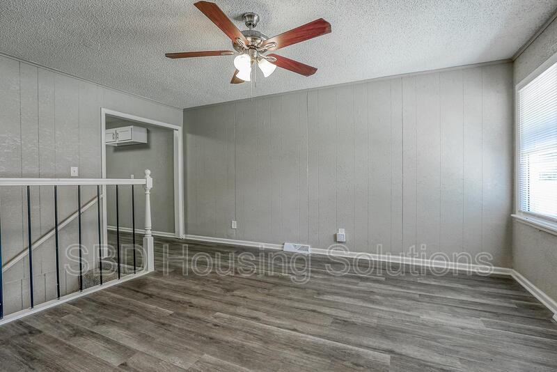 1309 S Franklin Ave - Photo 3 of 9