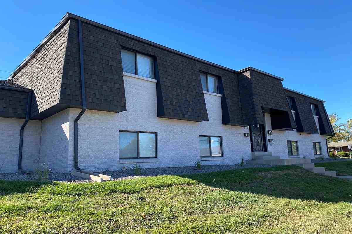 4591 Federal Blvd - Photo 2 of 31