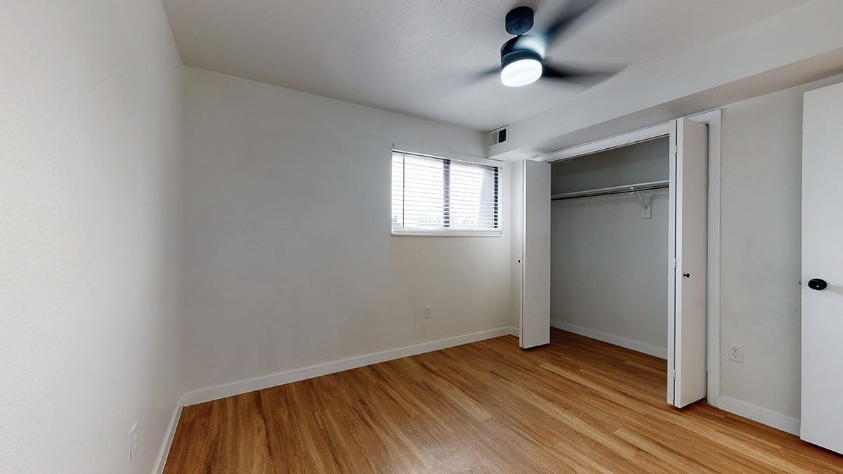 4591 Federal Blvd - Photo 3 of 31