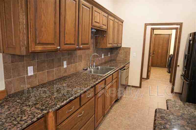 9601 Crooked Creek Ln - Photo 3 of 22