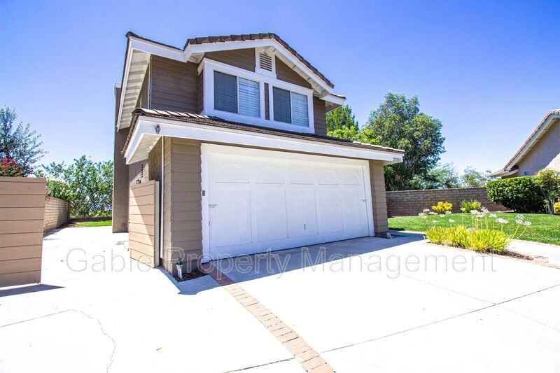 23502 Northfield Ct - Photo 2 of 43