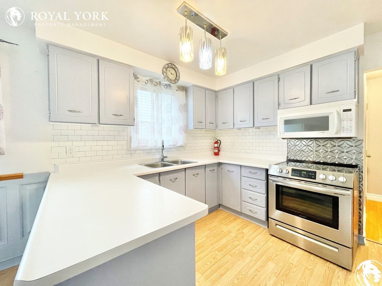 53 Goldring Dr #1 - Photo 3 of 35