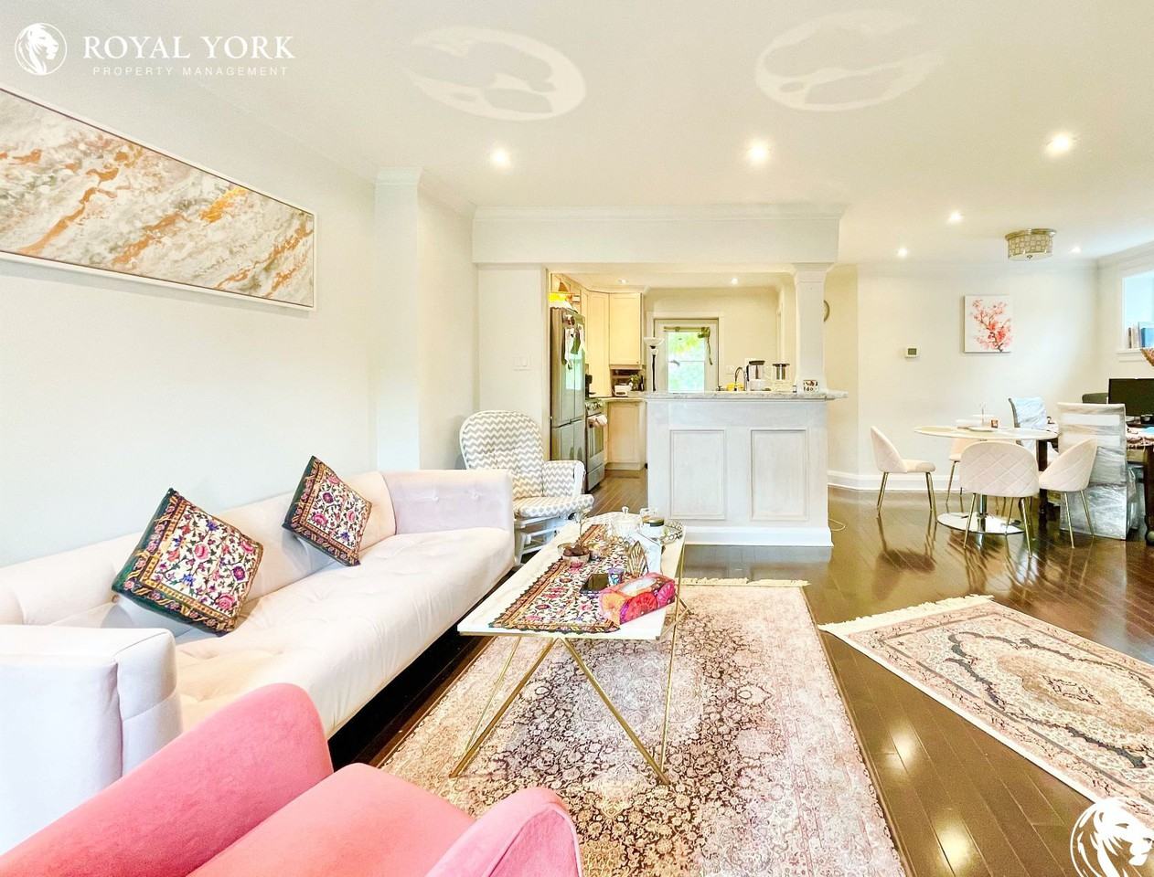 39 Winston Park Blvd #1 - Photo 3 of 31