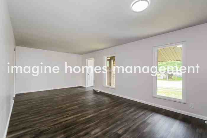 2676 Sanders Dr - Photo 3 of 13
