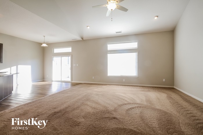 6457 W Clearview Dr - Photo 3 of 15