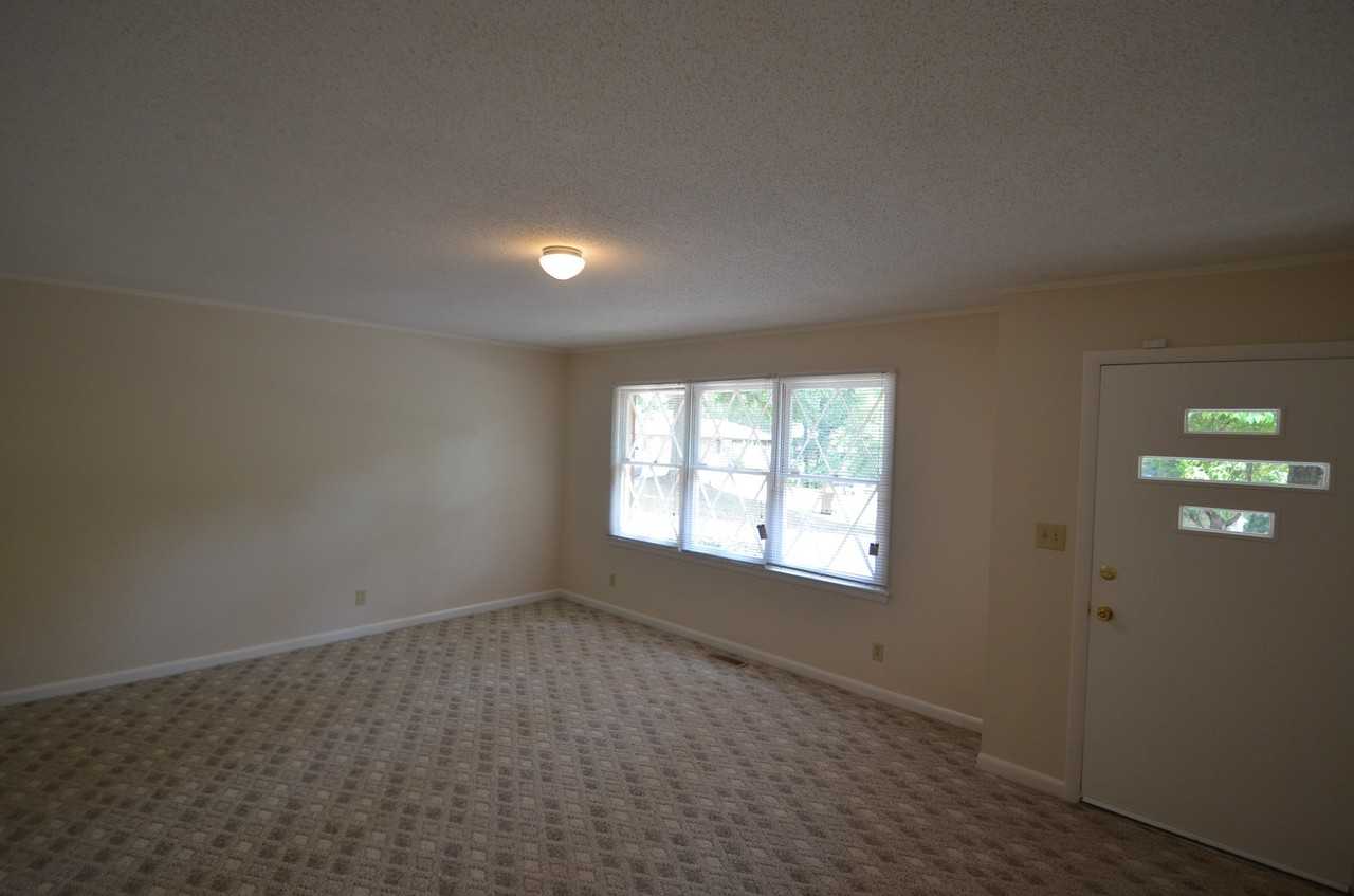 3020 Arnold Dr - Photo 3 of 8