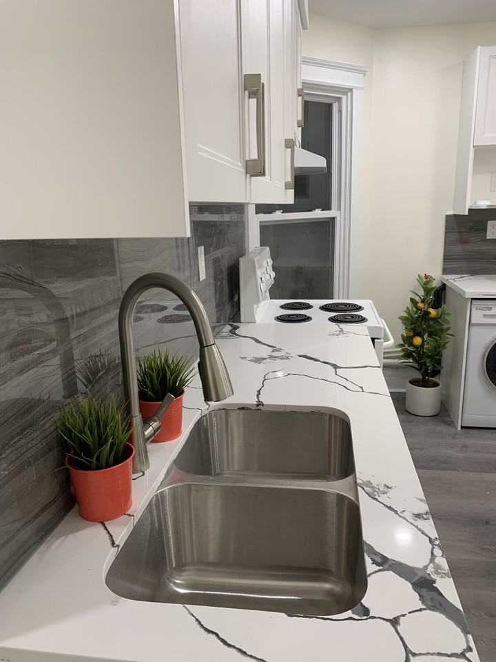 157 Beverley - Photo 2 of 17