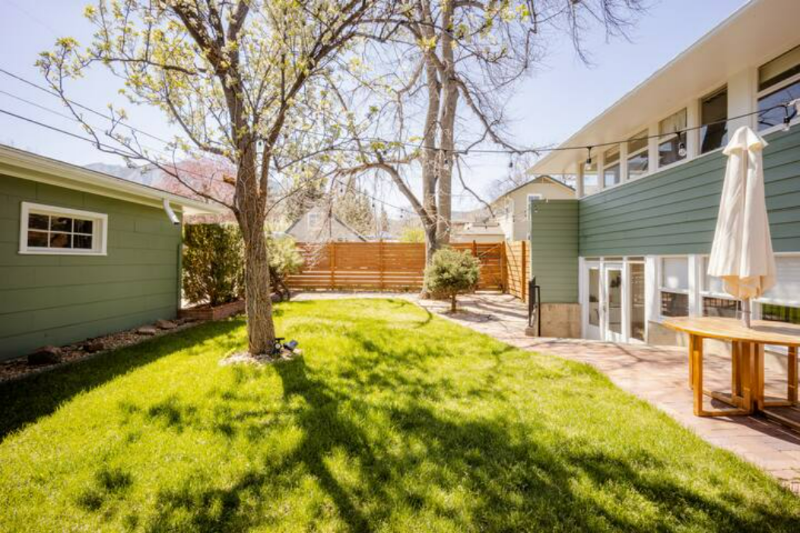 2102 Mariposa Ave - Photo 2 of 28