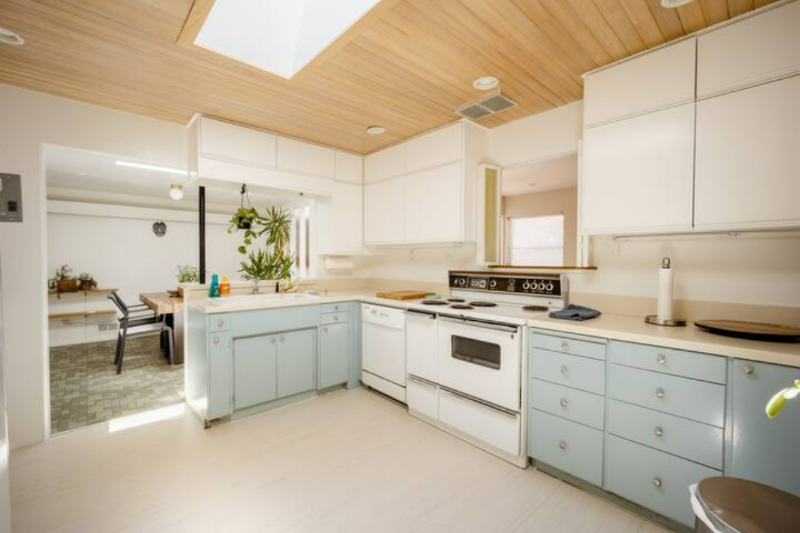 2102 Mariposa Ave - Photo 5 of 28