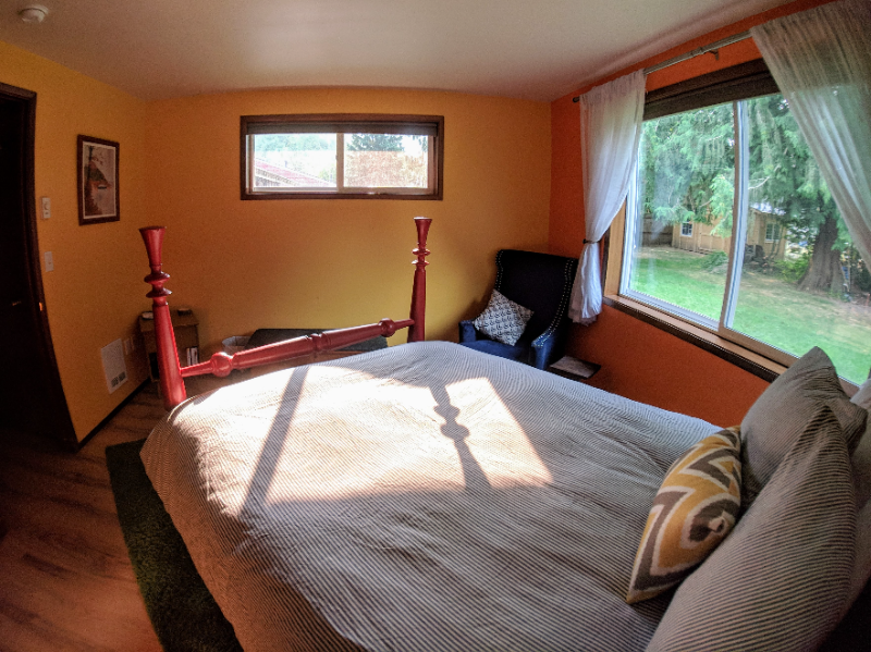 917 Ne 8th St #B - Photo 2 of 12