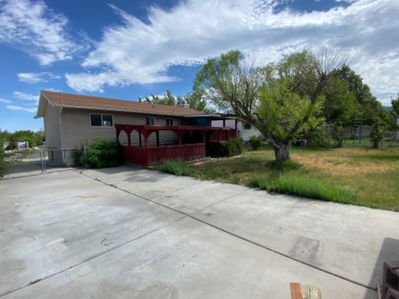 521 West - Photo 2 of 13