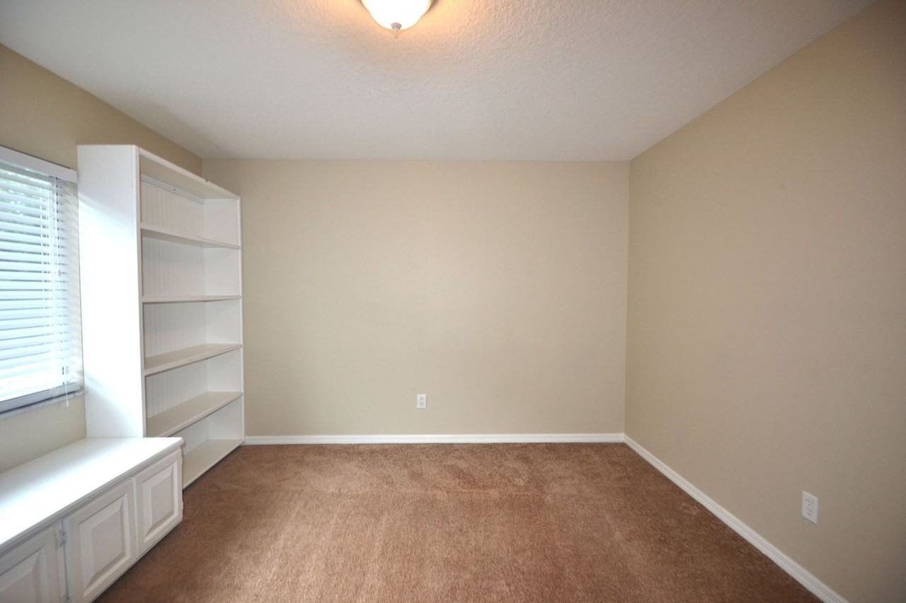 19323 Sea Mist Ln - Photo 3 of 10