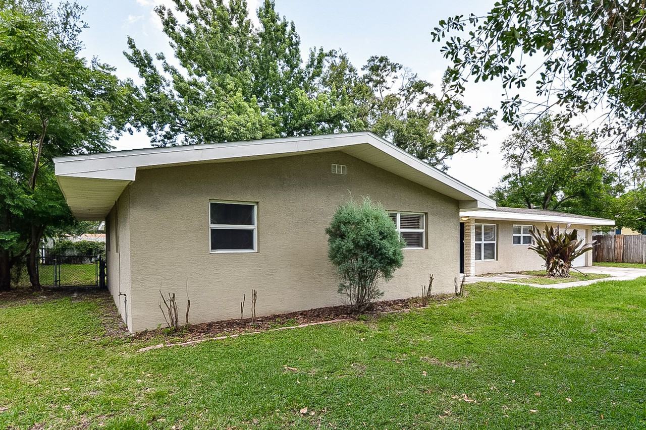 1640 Sylvester Rd - Photo 2 of 17