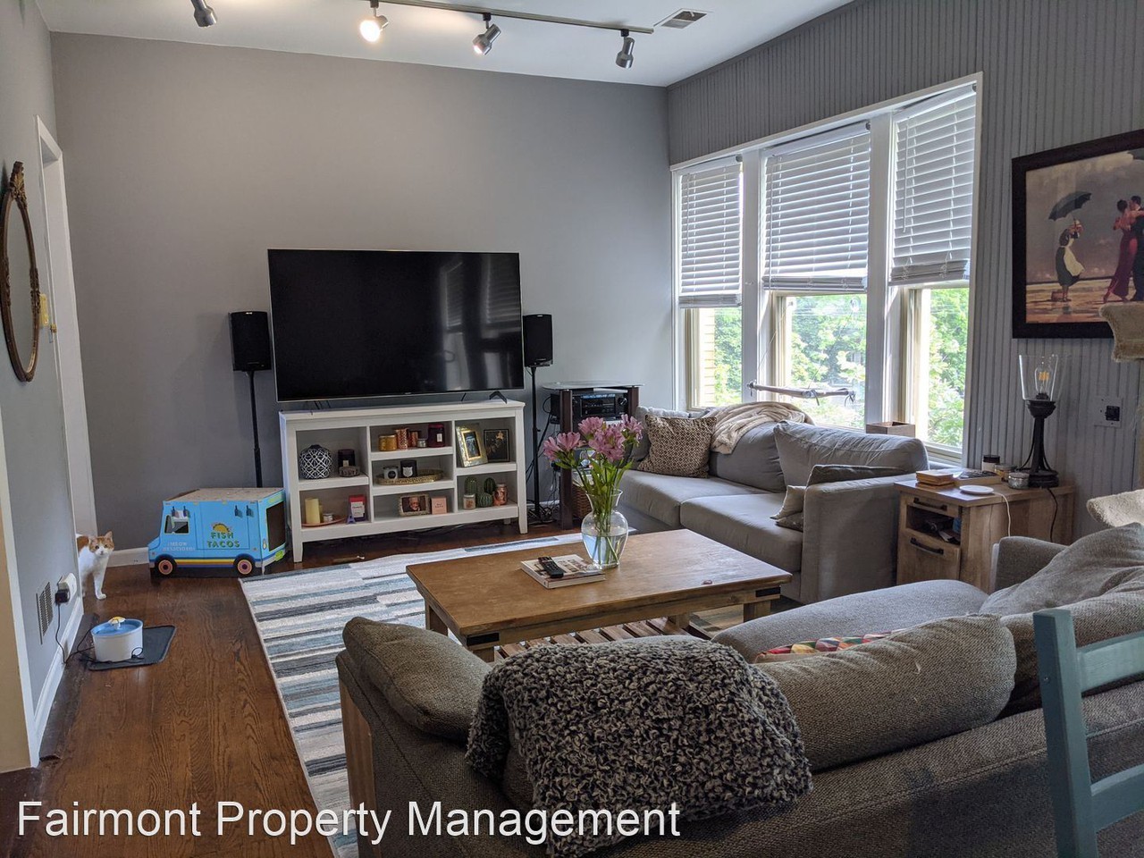1352 W. Berwyn - Photo 2 of 9
