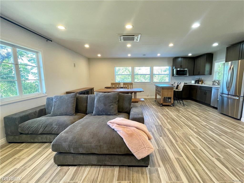 2 Crest Rd E - Photo 3 of 10