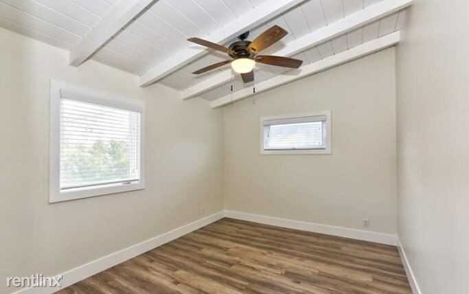 1313 Cliff Dr - Photo 3 of 10