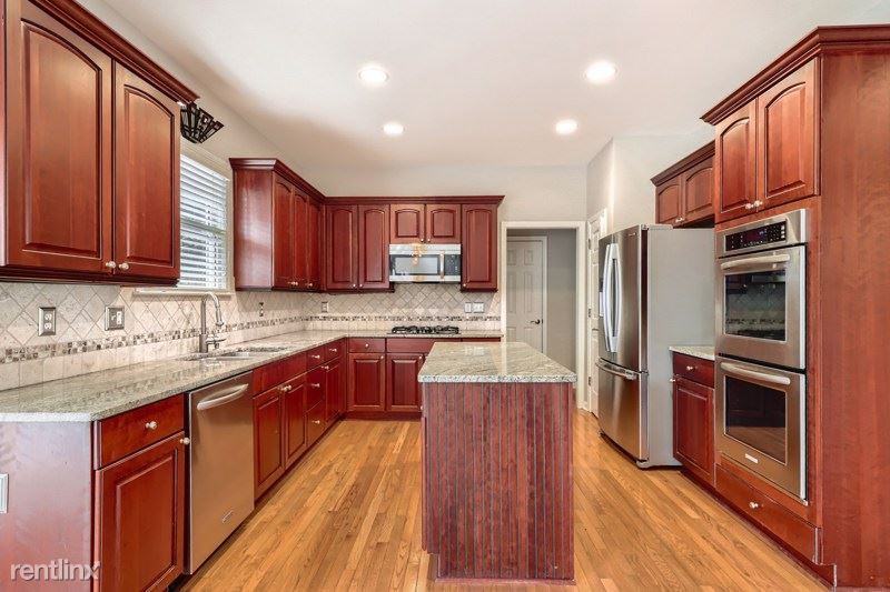 5000 Jonquilla Dr - Photo 3 of 15