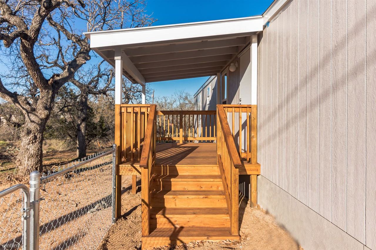 221 E Castleshoals Dr - Photo 2 of 28