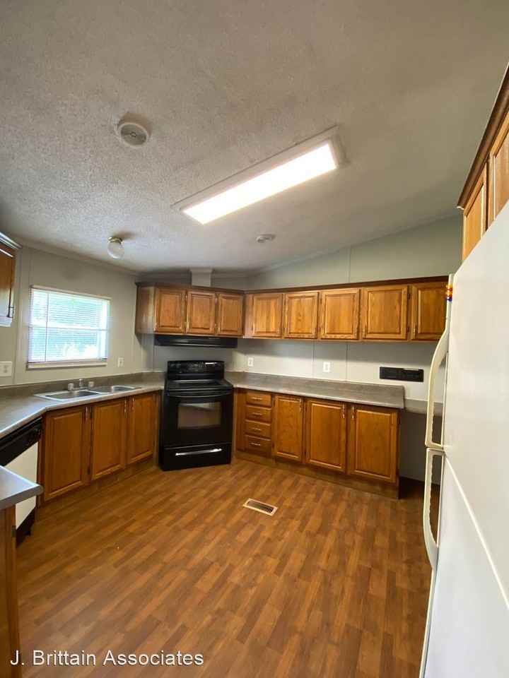 510 Ina Ln - Photo 2 of 10