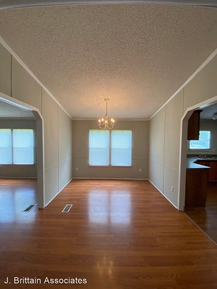 510 Ina Ln - Photo 3 of 10