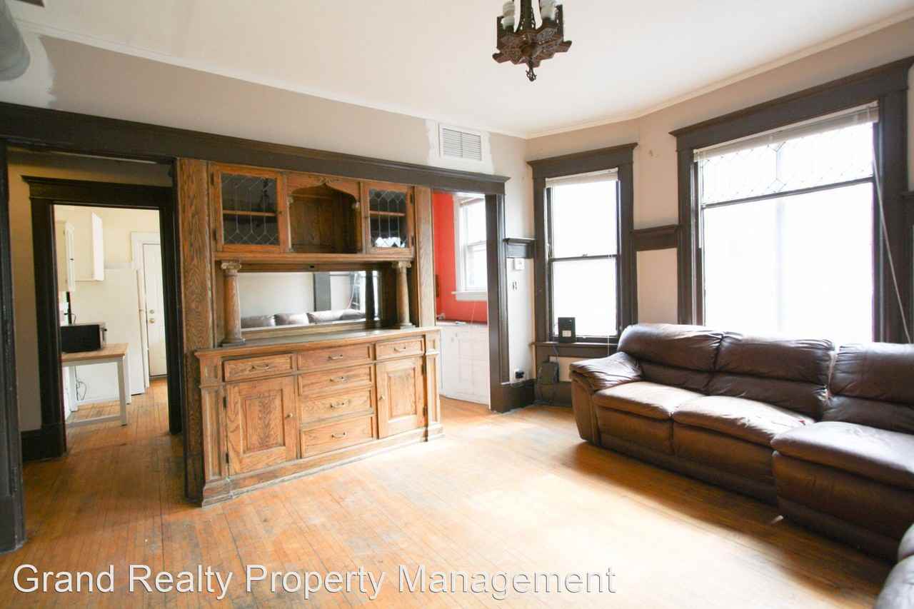 1023 University Avenue SE - Photo 2 of 38