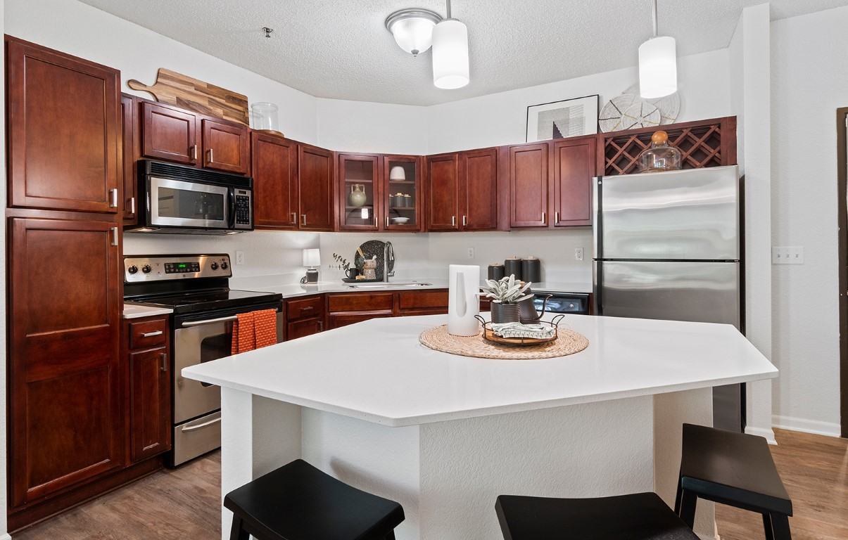 808 Berry Place - Photo 3 of 50