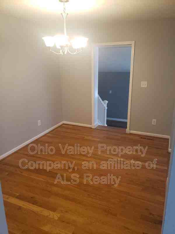 3911 Gardenia Ct - Photo 3 of 11