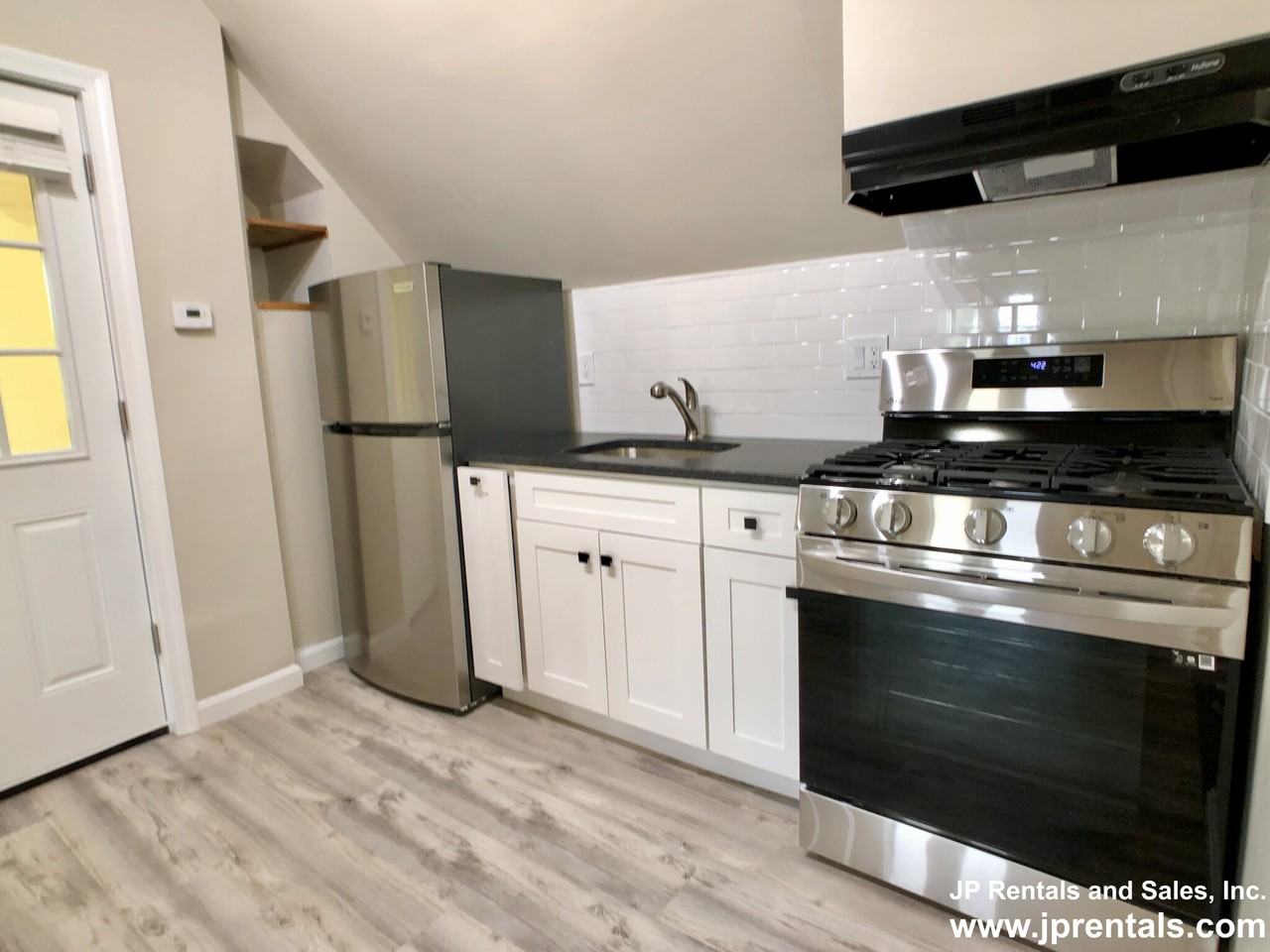 34 Evergreen St #3CO - Photo 2 of 17