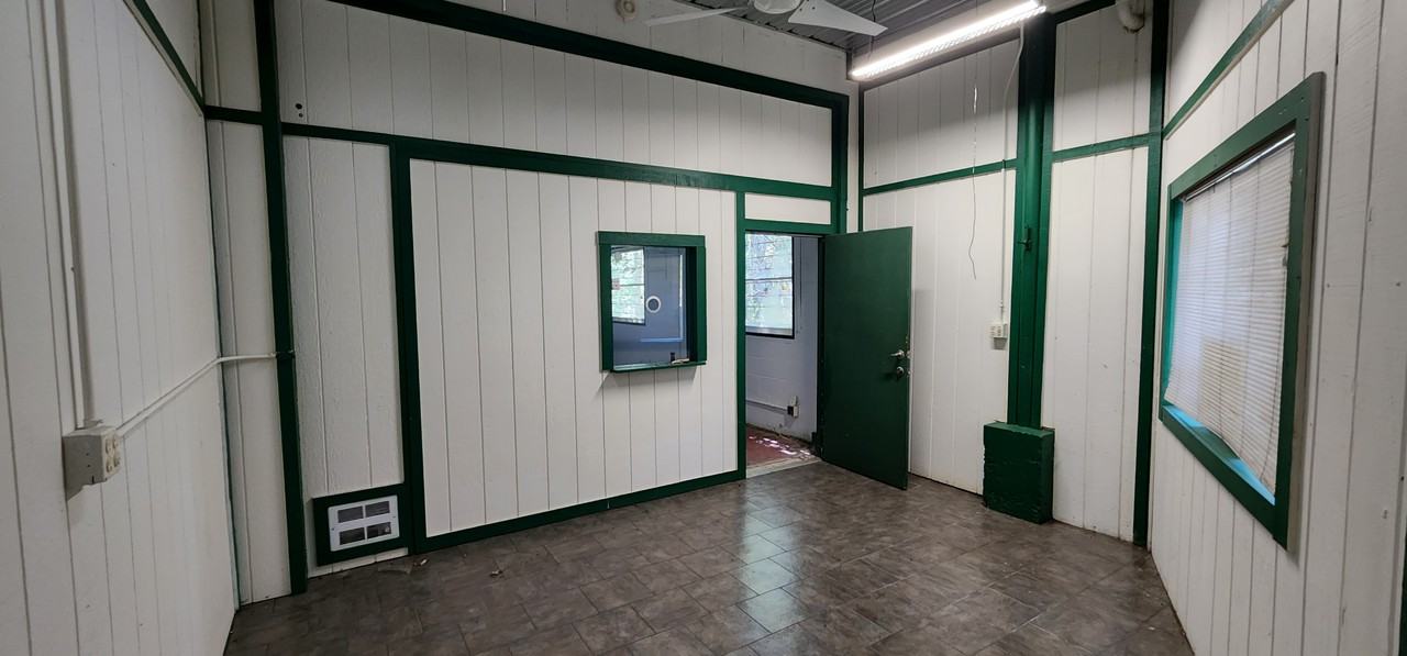 22090 N Us Highwayunit C #C - Photo 5 of 17