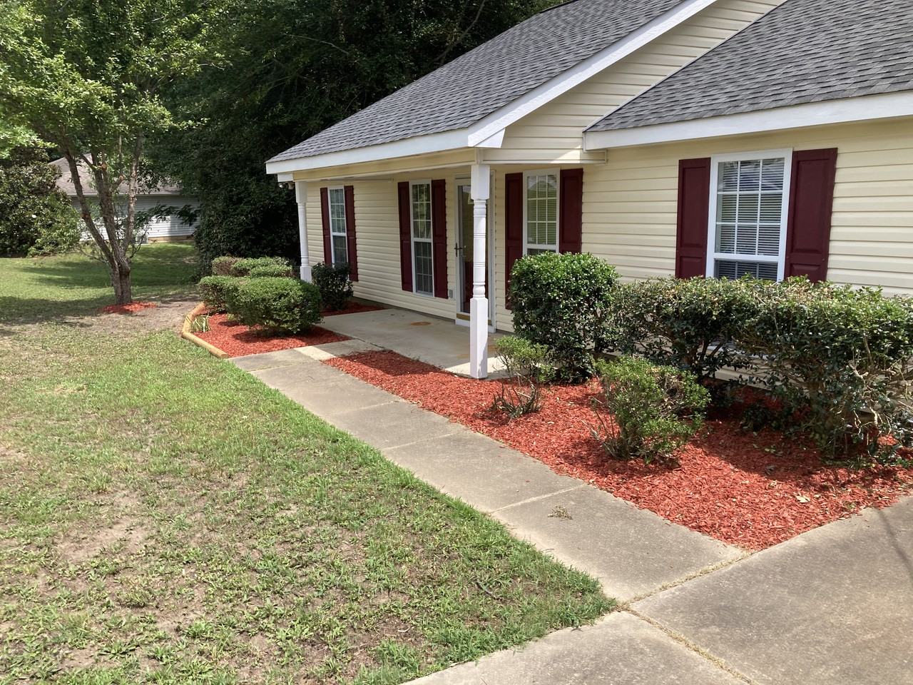 32 Lee Rd - Photo 2 of 10