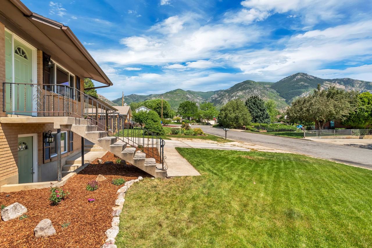 684 En - Photo 2 of 3