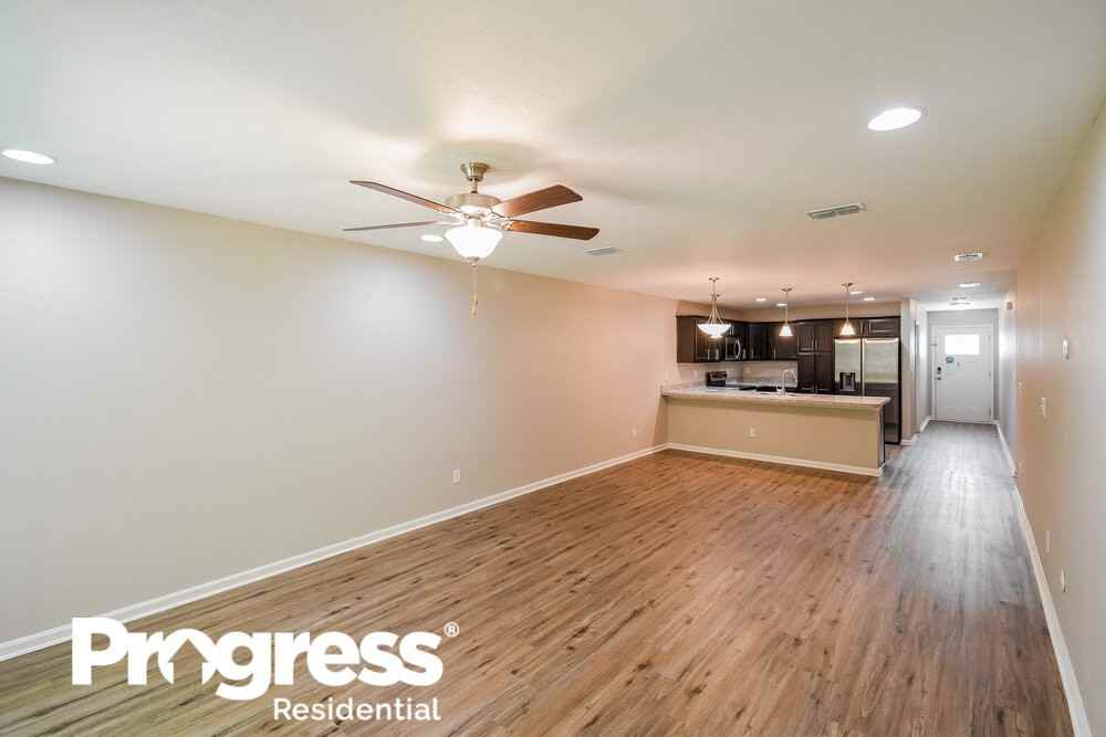 11235 Margarets Landing Pl - Photo 3 of 16