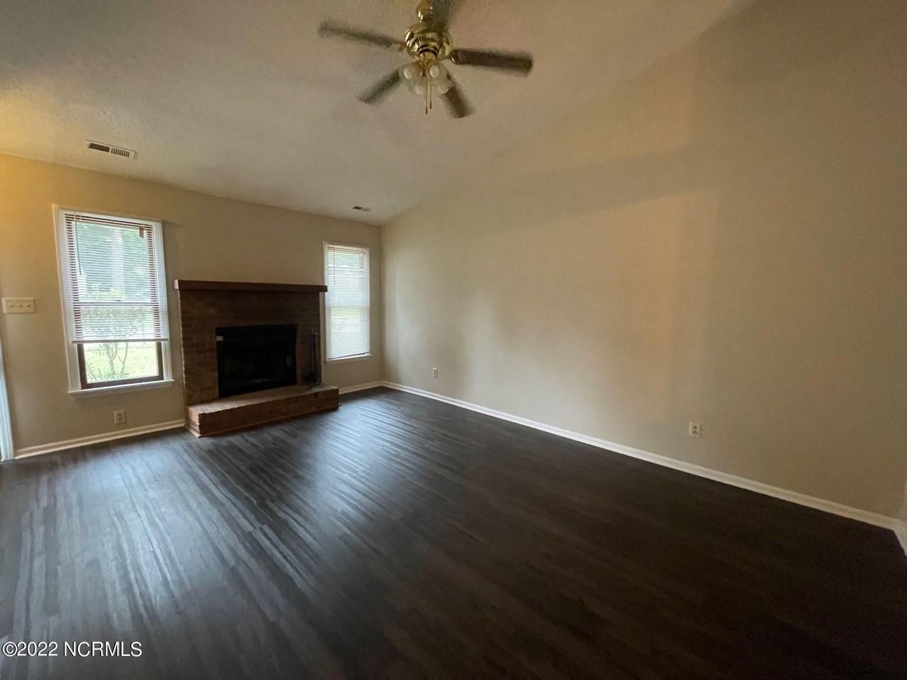 120 Corey Circle - Photo 3 of 5