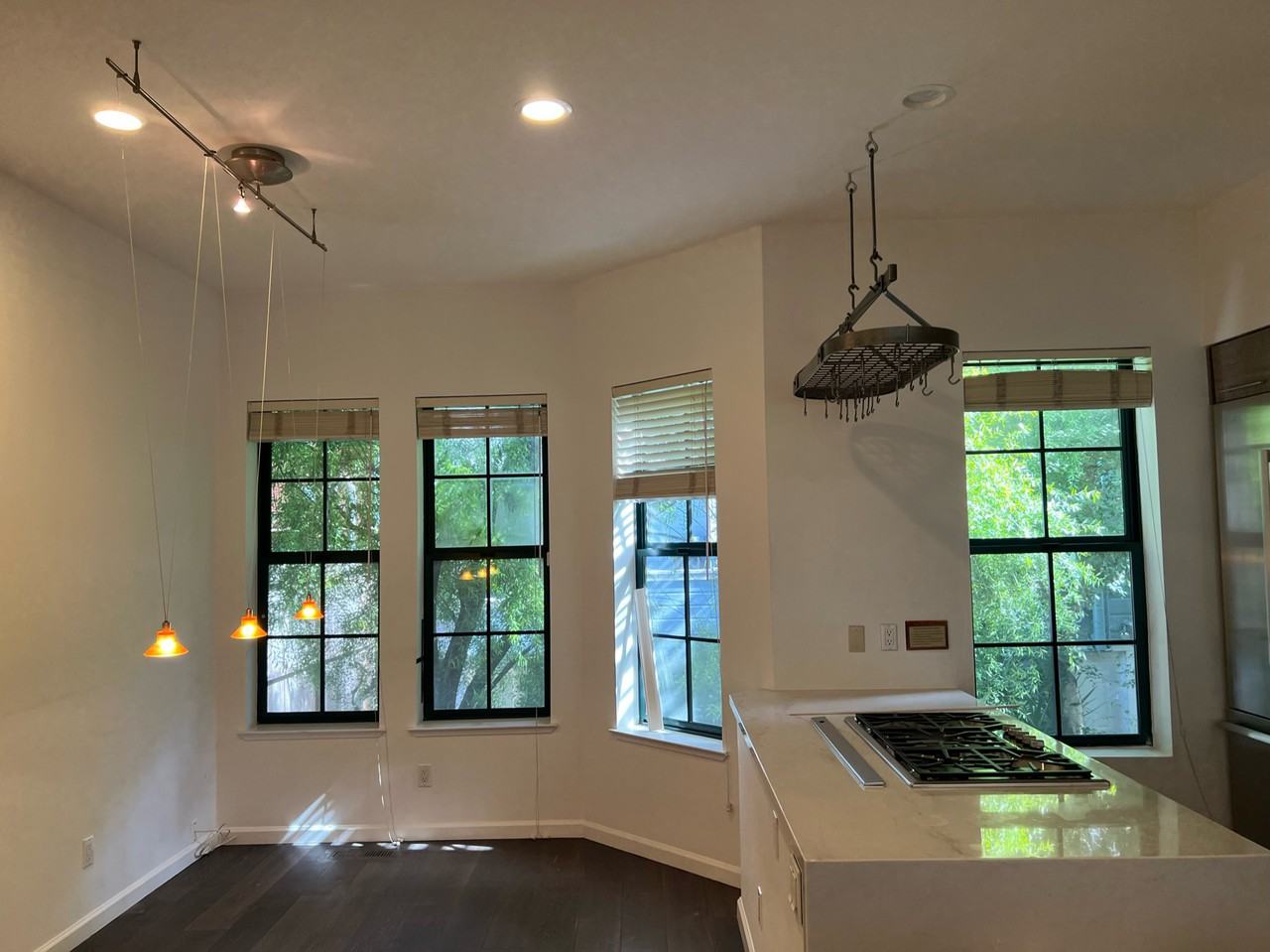 215 Moulton Street - Photo 3 of 17