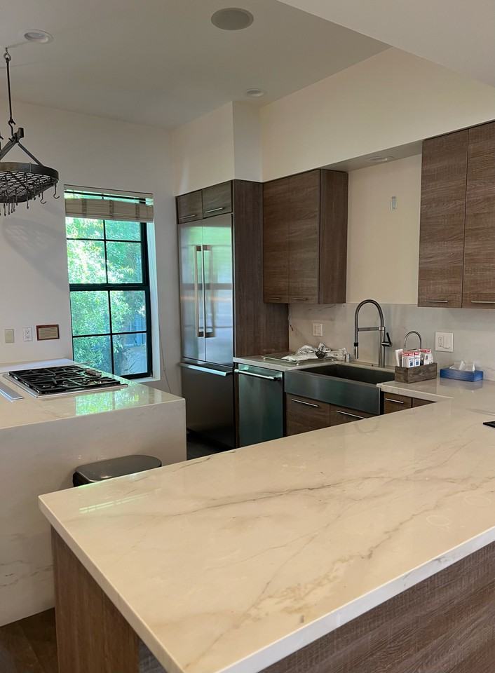 215 Moulton Street - Photo 6 of 17