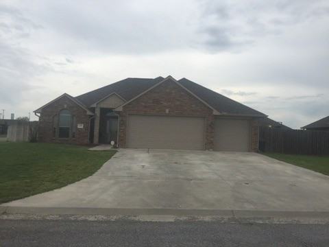 1109 Brandi Dr - Photo 3 of 14