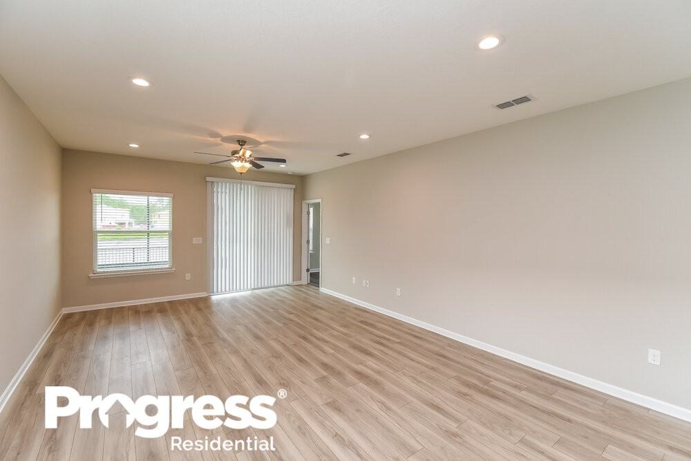 3977 Heatherbrook Pl - Photo 3 of 16