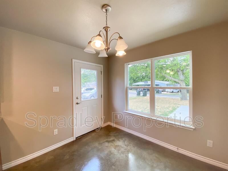 502 N 3rd St Unit B - Photo 3 of 10
