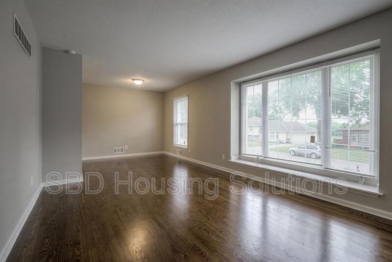 10500 Wallace Ave - Photo 2 of 7