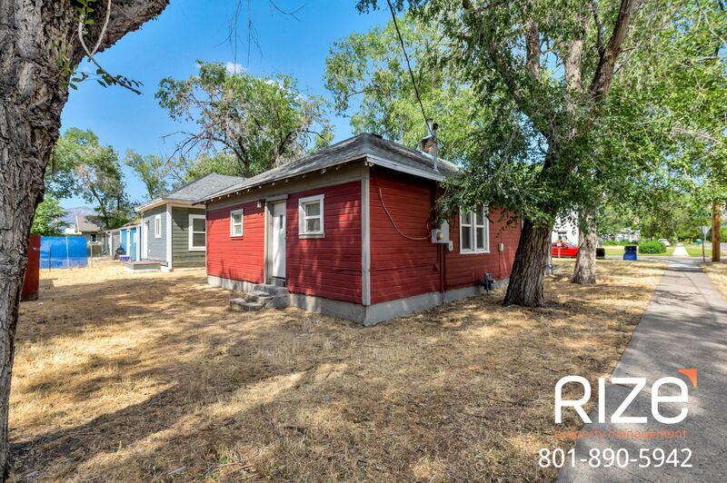 2433 B Ave - Photo 2 of 15