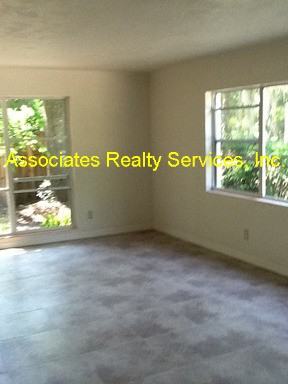 1015 SW 21st Ave - Photo 3 of 9